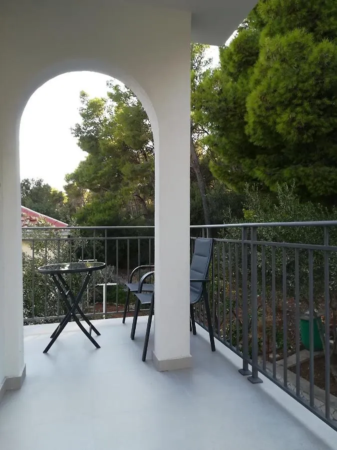 Domenico - 50 M From The Sea Apartment Seget Donji