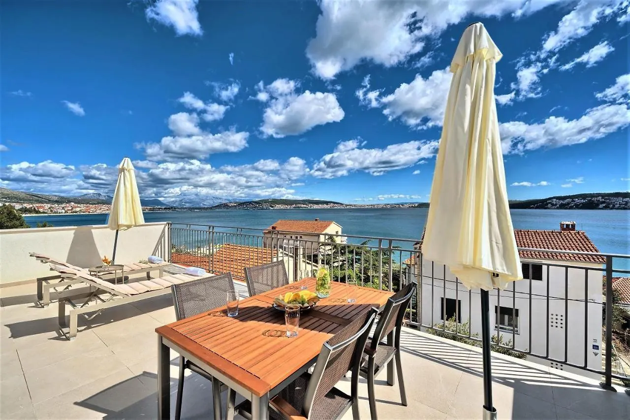 Domenico - 50 M From The Sea Apartment Seget Donji