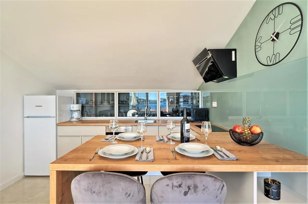Domenico - 50 M From The Sea Apartment Seget Donji
