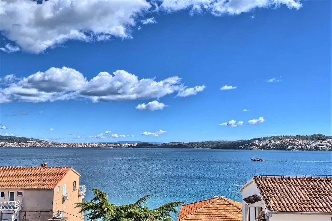Domenico - 50 M From The Sea Apartment Seget Donji