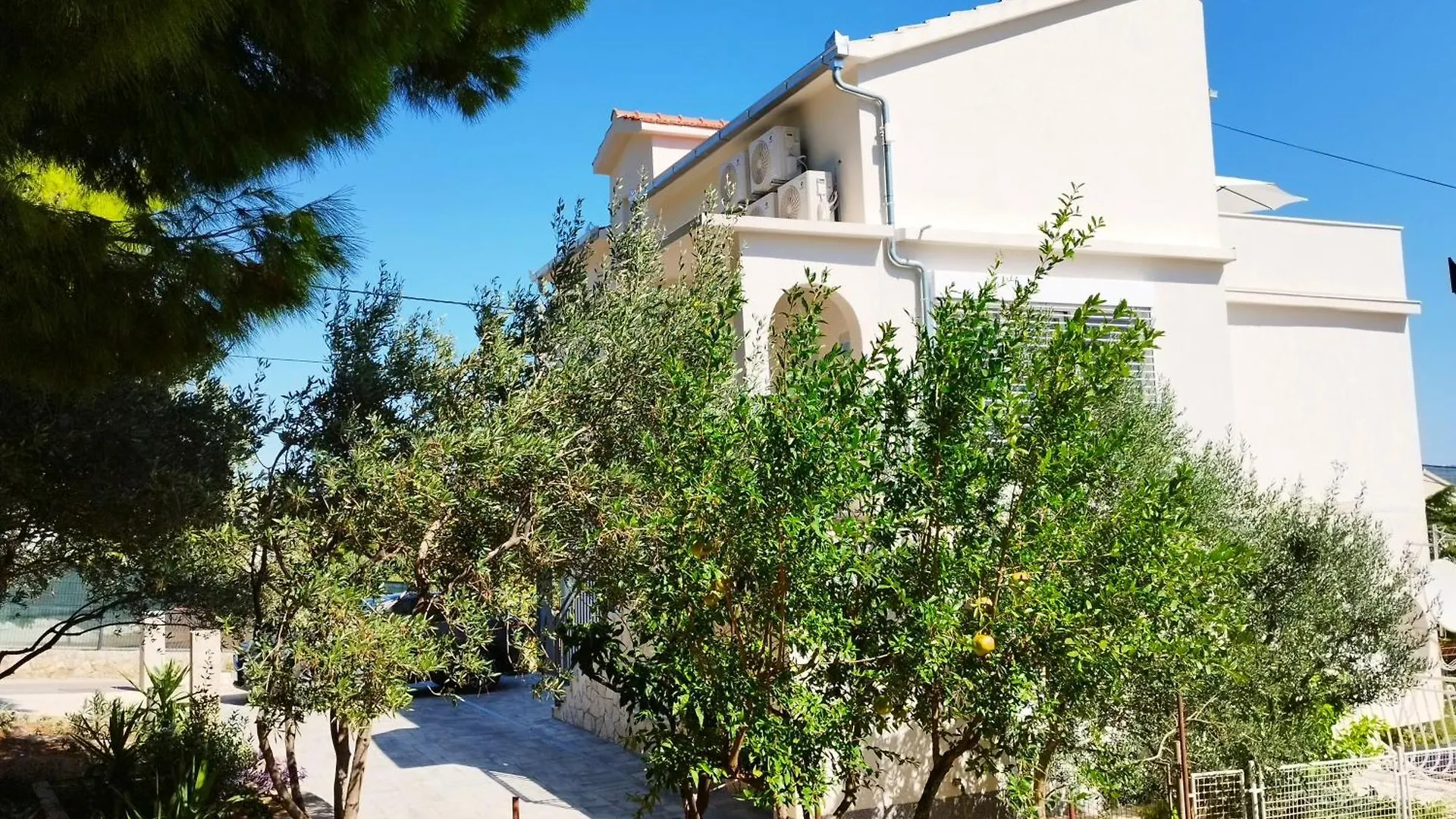 Domenico - 50 M From The Sea Apartment Seget Donji
